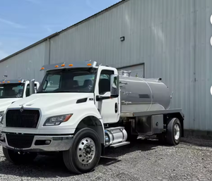Prix de gros Camion aspirateur MV607 4x2 d'occasion équipé d'un réservoir en aluminium de 2 100 gallons, camion de moyenne capacité pour l'exportation mondiale - Product Image 1