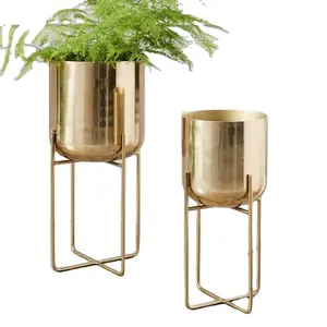 Decoratieve Metalen Venster Box Planters Indoor Decoratieve Planter Met Stand Messing Tuin Metalen Kruiwagen Plantenbakken