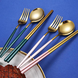 Nouvel arrivage : Ensemble de couverts dorés en acier inoxydable – Fourchettes et cuillères – Vaisselle métallique pour la salle à manger - Product Image 2