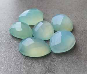 พลอยแคลเซโดนีธรรมชาติทรงลูกแพร์แบบคาโบชอง ตัดแบบเช็คเกอร์ ขนาดมาตรฐาน สำหรับทำเครื่องประดับ - Product Image 2
