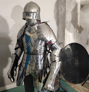 Fabricant fiable d'armures décoratives en métal pour la maison, le bureau, les thèmes de château et les expositions médiévales - Product Image 2