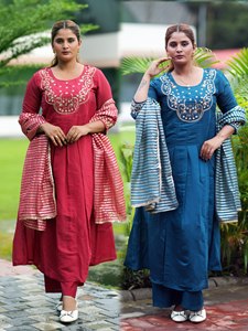 <b>Women</b> MUL CHANDERI RANGOLI Solid Vintage Embroidered Skin-Friendly Breathable Quick Dry VISHNU K DESIGNS <b>Kurta</b> Pant Set Dupatta - Product Image 2