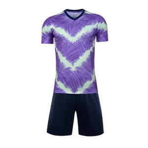 Conjunto de Camiseta de Fútbol Sublimada con Cuello en V para Hombre, Degradado Verde, Sin Mangas, con Shorts Elásticos que Absorben la Humedad, Personalizable - Product Image 1