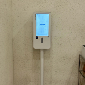 เครื่องวิเคราะห์ร่างกายอัจฉริยะ Bodydot BDF1000 พร้อมระบบ AI ตรวจสอบสุขภาพ โครงอะลูมิเนียมอัลลอยด์ที่ยืดหยุ่น ไม่สามารถพับได้ ติดตามร่างกายแบบเต็มรูปแบบ - Product Image 1