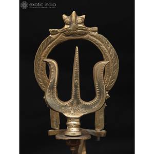 Hecho a mano 7 pulgadas latón Shodash Upachara Trishul lámpara decoración del hogar artículo hecho en La India - Product Image 1