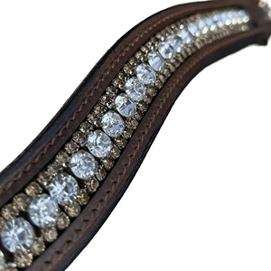 Bride en cuir anglais de qualité supérieure avec frontale incurvée ornée de cristaux, équipement équestre durable, trois rangées de décorations dorées - Product Image 3