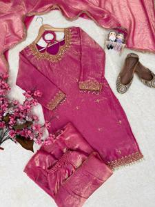 Elegant <b>Kurti</b> Set Perfect Blend of Tradition Style Enhance the beauty of your wardrobe - Product Image 6