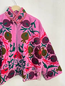 Chaqueta Bordada Suzani de Terciopelo Rosa con Motivo de Granada, Chaqueta Corta Vintage Hecha a Mano de Estilo Bohemio Étnico para Mujer, Ropa de Abrigo de Invierno - Product Image 3