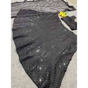 Hermoso Lehenga Choli con Bordado Zari, Elegante Vestido de Fiesta - Product Image 2