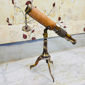 Telescopio antiguo de latón de alta calidad con soporte de latón y acabado de cuero alrededor del tubo en venta por exportadores. - Product Image 1
