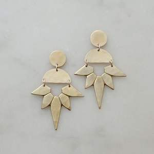 Modèle artisanal haut de gamme 16, design élégant en cuivre et laiton, tendance pour les accessoires de mode, bijoux en cristal durables et écologiques - Product Image 5