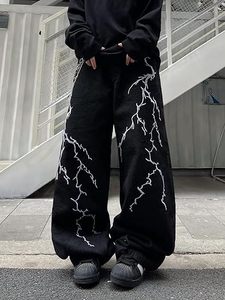 Vaqueros holgados bordados estilo hip hop para hombre – Pantalones de mezclilla negros de corte holgado, pantalones anchos de estilo urbano para hombre - Product Image 5