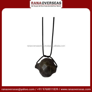 Collier pendentif en métal de fer de qualité supérieure avec design martelé Cadeau parfait pour elle et lui à des prix compétitifs - Product Image 3