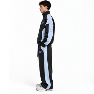Chándal Estampado Sostenible para Hombre, Negro y Azul Claro, con Cierre Completo, Cuello Alto, Corte Holgado, Estilo Casual, con Bolsillos Laterales, de Alta Demanda - Product Image 4