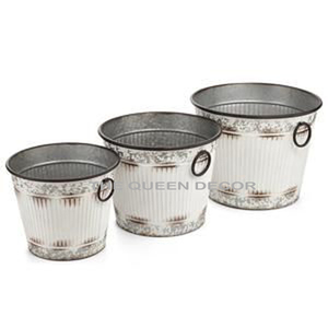 Cubo de Servicio Grande de Metal Galvanizado para Uso Versátil, Incluye para Servir Bebidas y Aperitivos, Creando un Ambiente Festivo de Santa Claus - Product Image 2