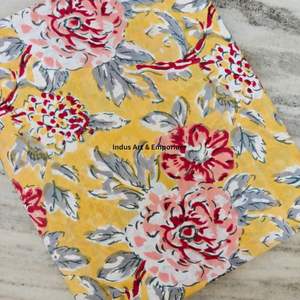 Tissu en coton imprimé traditionnel Jaipuri, coton cambriqué imprimé au bloc 60x60, tissu en coton à motifs. - Product Image 3