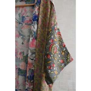 ชุดคลุมกิโมโนผ้าไหมระบายอากาศได้ดี ไซส์ใหญ่ ตกแต่งผ้าแบบแพทช์เวิร์ค สำหรับผู้หญิง ชุดนอนยาวหรูหราสไตล์โบโฮ ดีไซน์เนอร์ ชุดนอนลำลองสุดพิเศษ - Product Image 2