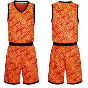 Uniforme de Baloncesto Personalizado con Nuevo Diseño Transpirable, Sublimado, Reversible, en Tallas Grandes - Product Image 4