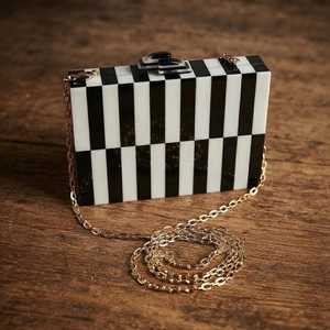 Pochette de Soirée de Luxe Faite Main en Résine, Sac à Main Géométrique Moderne de Créateur pour Mariages, Fêtes, Événements Nuptiaux et Occasions Spéciales - Product Image 5