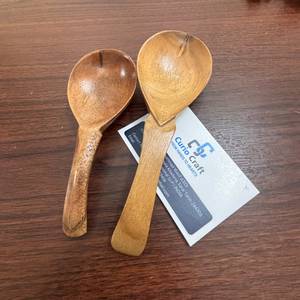 Cucharas de madera de acacia hechas a mano, utensilios rústicos naturales tallados, decoración para el hogar por Curio Craft - Product Image 5