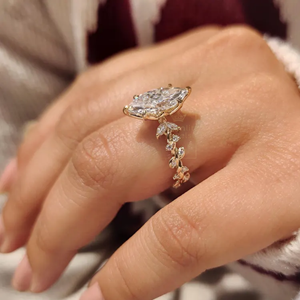 Elegante Anillo de Compromiso Chapado en Oro Amarillo con Diamante Moissanita Corte Marquesa para Mujer, Joyería Fina, Regalo de Boda - Product Image 3