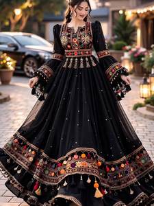 Vestido Tribal Afgano Kuchi Pashtun de Diseño Moderno en Color Morado, Vestidos Afganos Kuchi, Traje Afgano, Vestidos de Novia - Product Image 2