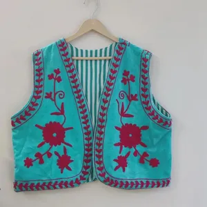 Chaleco Tradicional Rajastaní de Primera Calidad para Mujer, Chaqueta sin Mangas de Terciopelo Turquesa, Koti Hecho a Mano, Prenda Étnica para el Invierno - Product Image 1