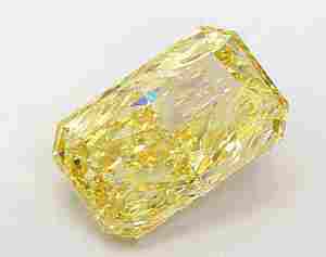 Gema Suelta de Lujo de 1.00 CT, Corte Esmeralda, Color Amarillo Intenso, Cultivada en Laboratorio CVD, Certificada por IGI, Excelente VS1, Diamante JC Personalizado - Product Image 1
