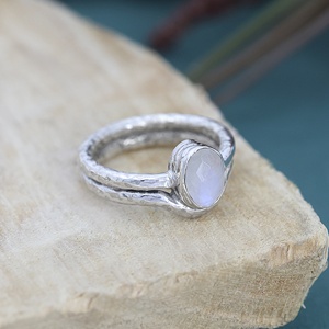 Bague ovale en pierre de lune arc-en-ciel naturelle, argent sterling 925, double bande, pierre de naissance de juin, bijoux faits à la main - Product Image 5