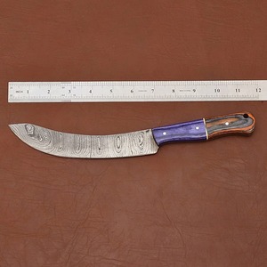 Cuchillo de Chef Damascus Spirit – Cuchillo de Filetear Artesanal para un Corte Preciso, Hoja con Punta Trailing, Mango de Madera con Pernos de Latón - Product Image 2