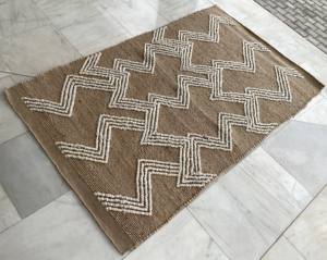 Alfombra texturizada tejida a mano, directamente de fábrica, hecha con yute natural sin teñir y algodón para interiores de lujo. - Product Image 5