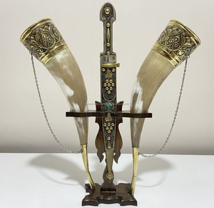 Corne à boire sculptée traditionnelle de style viking antique fabriquée à la main Ale Beer Mead Gravures personnalisées Collection antique - Product Image 1