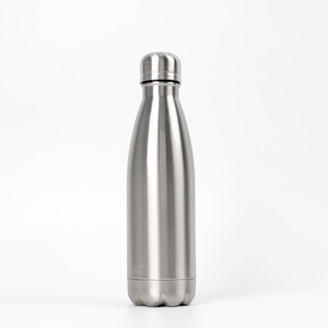 Bouteille d'eau en acier inoxydable de qualité supérieure avec un design à double paroi isolé pour les boissons chaudes et froides, hydratation toute la journée - Product Image 5