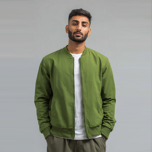 Chaquetas Bomber Personalizadas 100% Satén, Chaqueta Bomber de Color Satinado Elegante para Hombre, Estilo Urbano, Chaqueta Bomber con Bolsillos en las Mangas para Hombre - Product Image 3