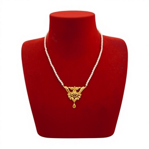 Collier en or massif 22 carats avec pendentif élégant motif paon et chaîne de perles blanches de qualité supérieure, bijoux fins traditionnels pour femmes - Product Image 1