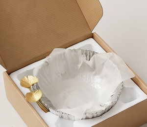 Bol décoratif élégant en argent avec accents de feuilles d'or, pièce maîtresse artisanale glamour pour mariage, cadeaux et décoration de salon - Product Image 6
