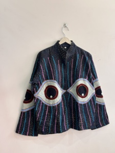 Chaqueta Bordada a Mano Estilo Vintage Kantha con Ojo Turco, Abrigo Hippie para Mujer - Product Image 4