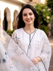 Vestido de Novia Blanco Bordado para Mujer, Estilo Moderno, Corte Regular, Largo Regular, Estilo India-Pakistán, Secado Rápido, para Todas las Temporadas - Product Image 2