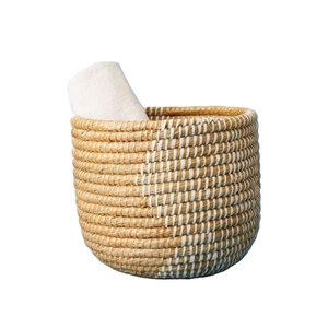 Cesta de almacenamiento Kaisagrass hecha a mano, 100% natural, ecológica, de forma redonda, para decoración del hogar, con logo personalizado. - Product Image 4