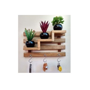 Porte-clés en bois contemporain, élément de rangement décoratif, conçu pour valoriser les espaces d'entrée bien organisés avec un charme intemporel pour la maison - Product Image 6