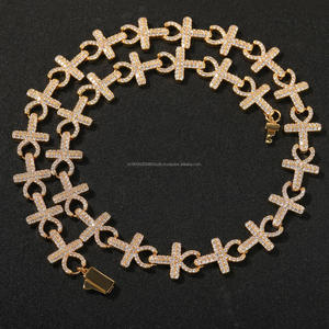 Collar de cadena de plata de ley 925 premium con diamantes cultivados en laboratorio, tono dorado, joyería llamativa para compradores mayoristas. - Product Image 1