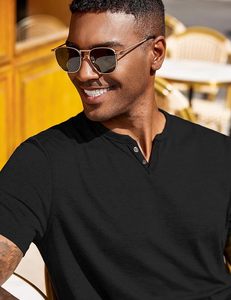 Camiseta Henley Negra de Manga Corta para Hombre, Corte Regular, Color Sólido Informal, Diseño de Cuello en V Tejido - Product Image 2