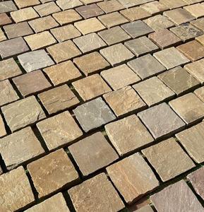 Adoquines de Piedra Arenisca Beige - Diseño Moderno con Acabado Antiguo para Uso Exterior - Product Image 1