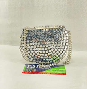 Bolso de mano de metal de estilo bohemio para mujer con acabado de espejo vintage al por mayor, bolso de mano impermeable para fiesta de noche, bolso de mano nupcial FWE - Product Image 5