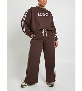 Nouvel ensemble de survêtement de jogging en molleton bouclette avec bande latérale, impression DTG, logo brodé personnalisé, sweat-shirt à manches longues, ensemble sportif 2 pièces pour femme - Product Image 4