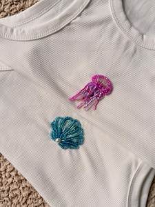 Magnifique débardeur brodé de perles avec broderie artisanale artistique pour les collections de mode féminine et les tenues d'été - Product Image 4