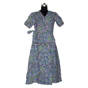 Kimono japonais imprimé bloc de peignoir en coton fleuri avec motif de fleurs pour la saison de printemps pour une utilisation à la plage et des douches d'été - Product Image 5