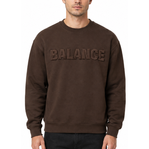 Sweat-shirt à col rond marron personnalisé pour homme, avec lettrage en relief, coupe classique, pull décontracté en coton tricoté, idéal pour l'automne - Product Image 1