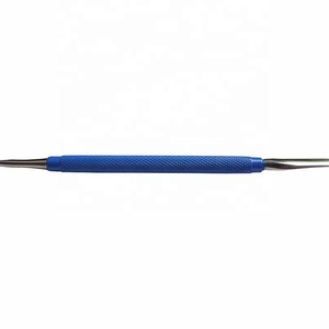Herramientas Profesionales de Alta Calidad para el Cuidado de las Uñas, Empujador de Cutículas en Forma de V, Afilado y Profundo, de Acero Inoxidable, Hecho a Mano - Product Image 2