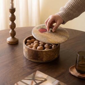 Caja de madera hecha a mano con diseño de tomate, estilo nórdico, para regalar frutas y frutos secos - Product Image 1